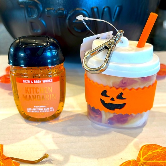Bath & Body Works Other - 🎃BBW🎃PUMPKIN FACED LATTE W/STRAW HAND SANITIZER HOLDER, CLIP &1 POCKETBAC NWT